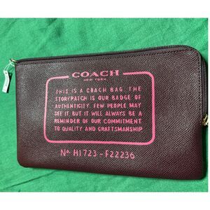 NWT Coach XXL maroon Wristlet w814E Jumbo C ctn5117 *AS IS*